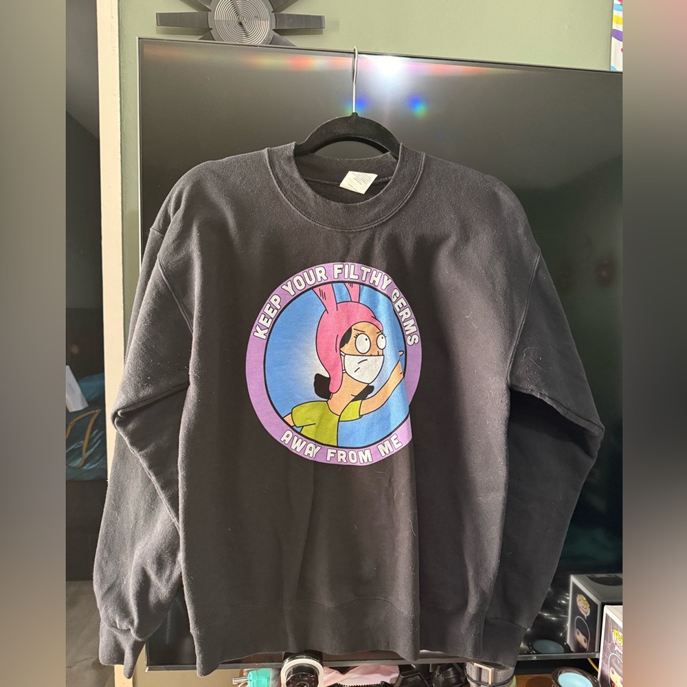 Black Louise Belcher sweatshirt
